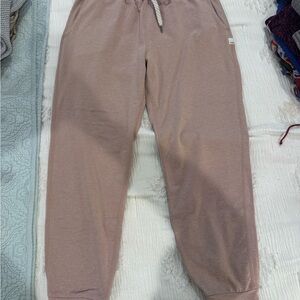 Vuori Women's Joggers in dusty Rose